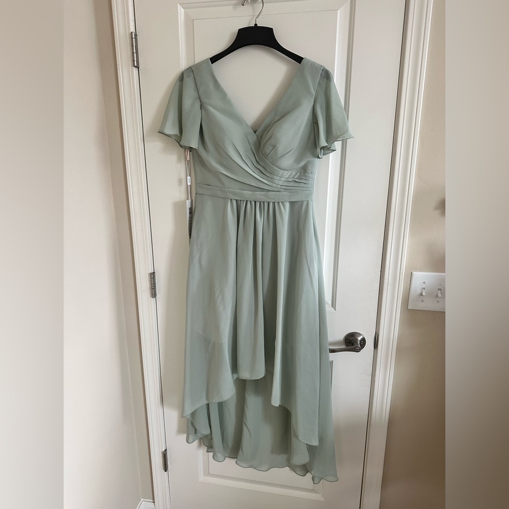 Elegant Sage Green Midi Dress